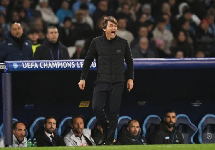 Beri Indikasi Klub Barunya, Antonio Conte Singgung Manchester United?