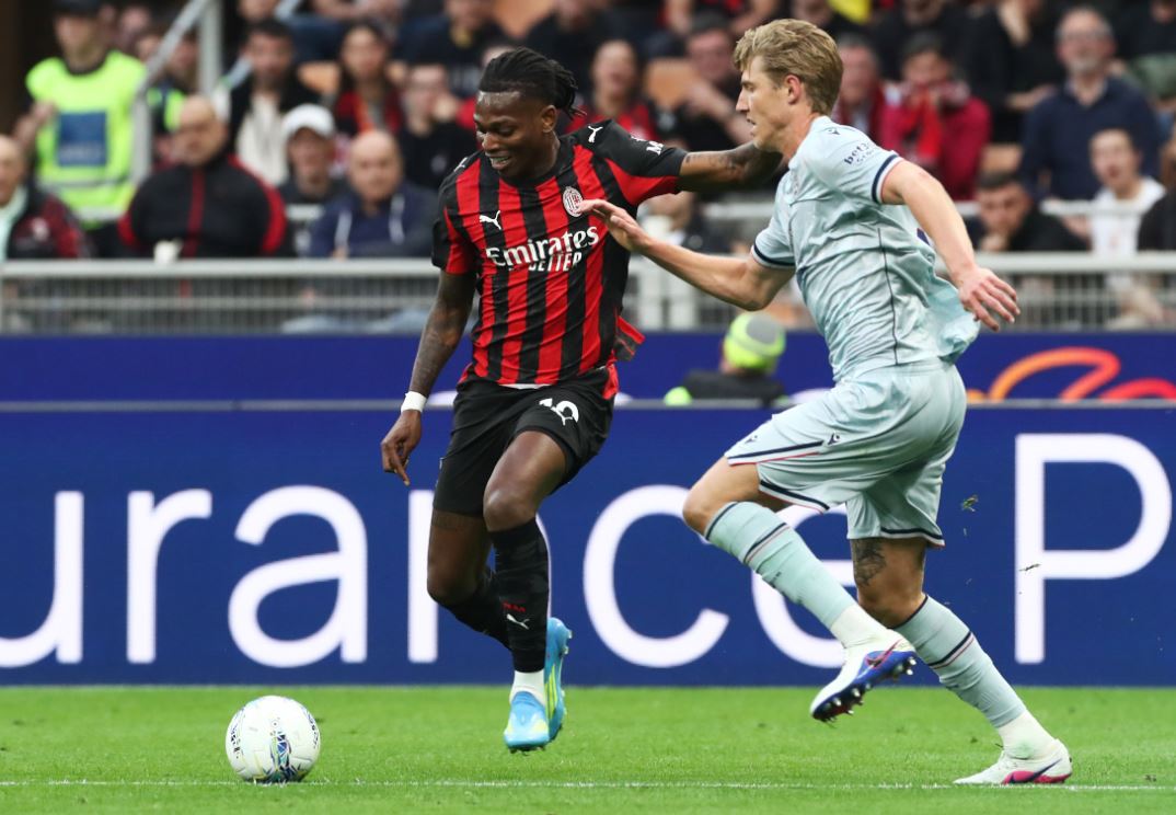 Fans AC Milan, Tolong Jangan Siuli Rafael Leao