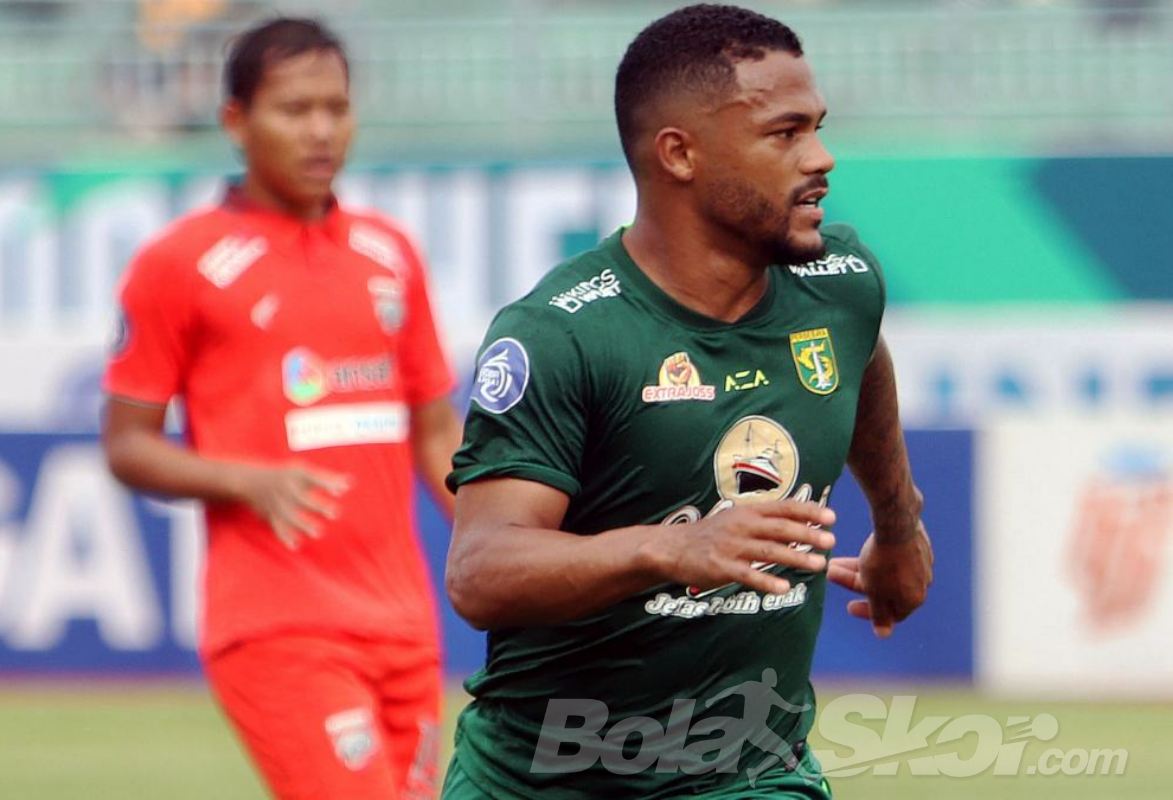 Persebaya Mau Simpan Paulo Victor saat Duel Melawan PSS Sleman