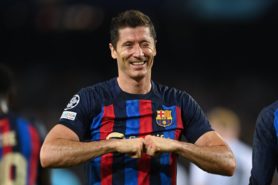 Cetak Hat-trick, Robert Lewandowski Ukir Sejarah