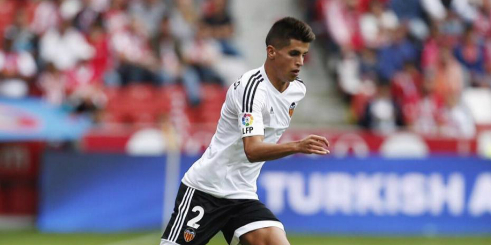 Joao Cancelo Akan Bermain di Barcelona Akhir Musim 2016-2017
