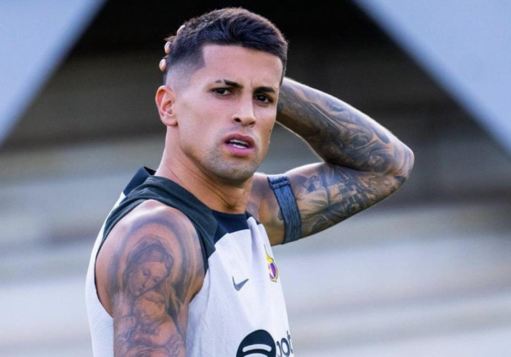 Tinggalkan Al-Hilal, Full-Back Timnas Portugal Kembali ke Barcelona