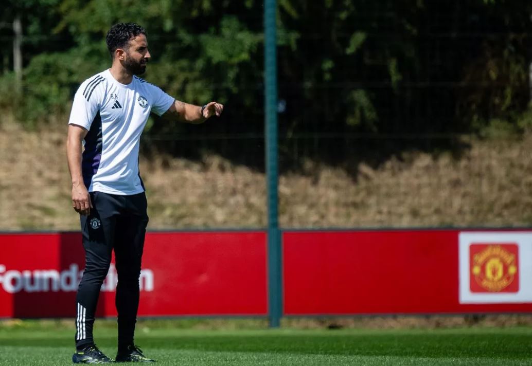 Antisipasi Kepergian 3 Pemain ke Piala Afrika, Ruben Amorim Siapkan Taktik 4-3-3 untuk Manchester United