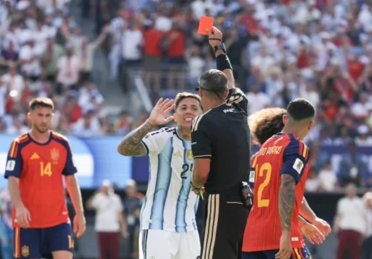 Enzo Fernandez dan 5 Pemain yang Dapat Kartu Merah di Final Piala Dunia