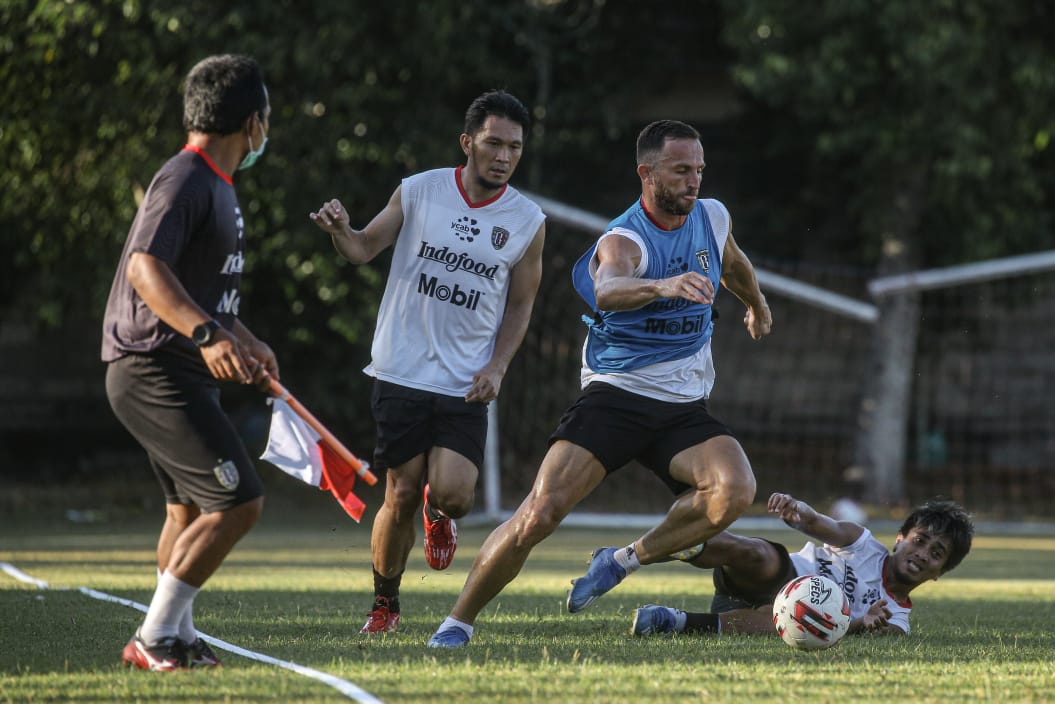 Tak Ada Pemain Mundur, Ilija Spasojevic Lontarkan Pujian untuk Manajemen Bali United