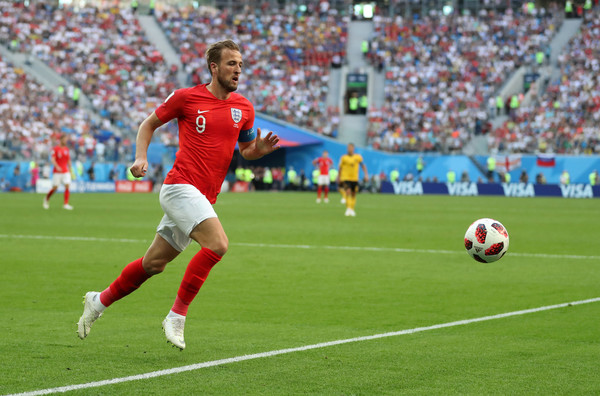 Unggah Foto Anak Kedua, Gaya Berpakaian Harry Kane Jadi Sorotan