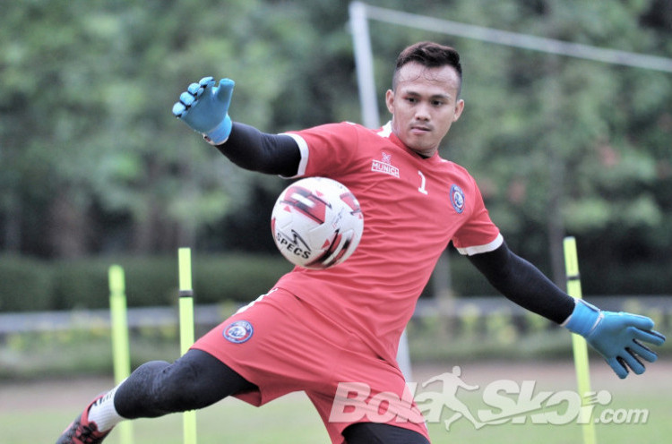 Arema FC Buka Peluang Datangkan Kiper Asing