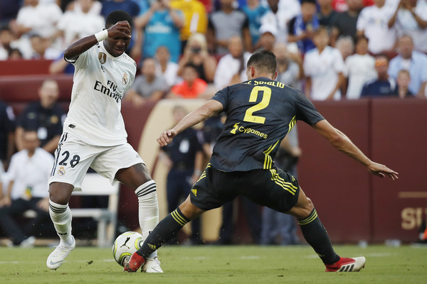 Torehan Spesial Vinicius Junior di Malam Kelabu Real Madrid