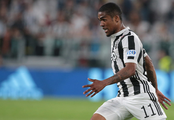 PSG dan Manchester United Berebut Penyerang Sayap Juventus