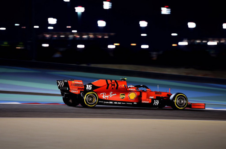 Lewis Hamilton Sebut Ferrari Punya Kecepatan Fantastis di Trek Lurus