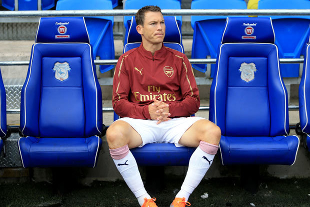 Sering Jadi Penghangat Bangku Cadangan, Lichtsteiner Bicara soal Gantung Sepatu