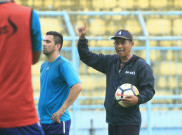 Pelatih Arema Kecewa Peforma Timnya di Solo