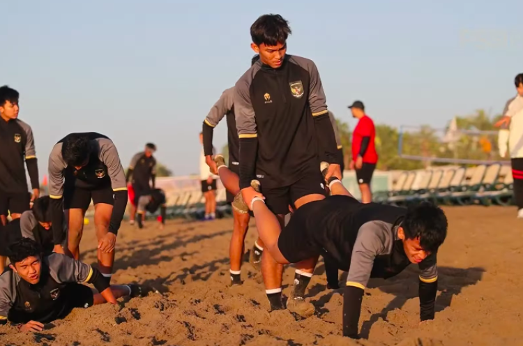 Shin Tae-yong Geber Fisik Pemain Timnas U-20 di Pantai