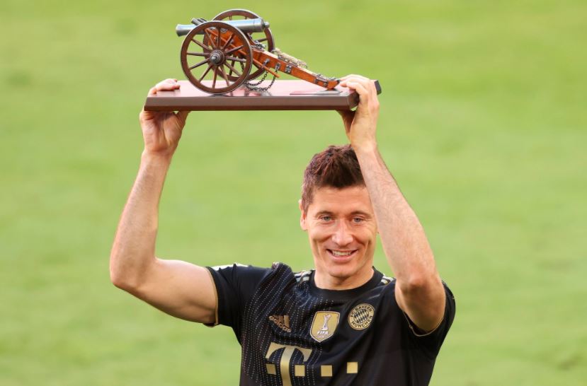 Prediksi Matthaus Tepat, Lewandowski Ukir Rekor Berusia 49 Tahun Bundesliga