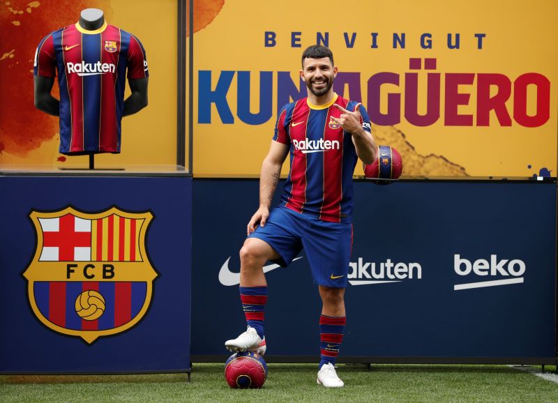 Sergio Aguero Tak Kecewa Messi Pergi dari Barcelona
