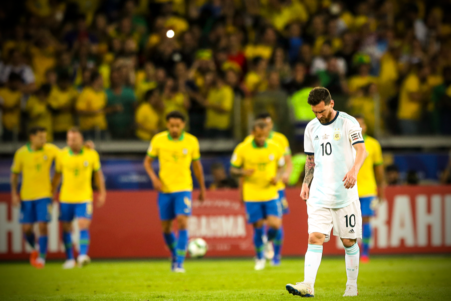 Brasil 2-0 Argentina: Lionel Messi Kembali Gagal Raih Gelar Bersama La Albiceleste