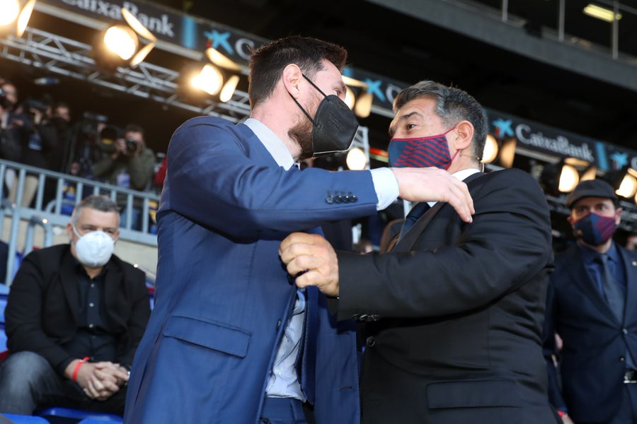 Di Depan Umum, Joan Laporta Rayu Lionel Messi untuk Bertahan