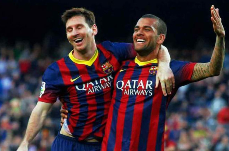 Dani Alves Bujuk Messi Pulang ke Barcelona