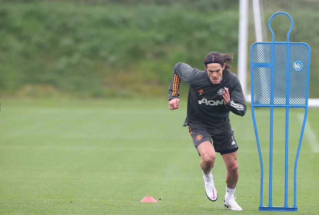 Gabung Latihan Manchester United, Edinson Cavani Siap Tampil di Kandang PSG