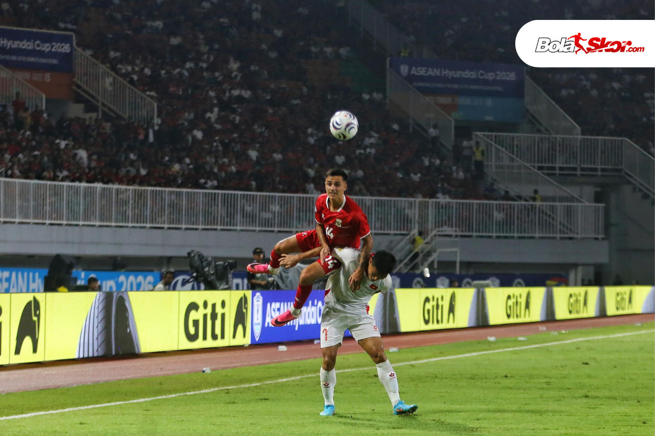 Aksi Eliano Reijnders saat Timnas Indonesia menghadapi Vietnam. (BolaSkor.com/Didik Setiawan)