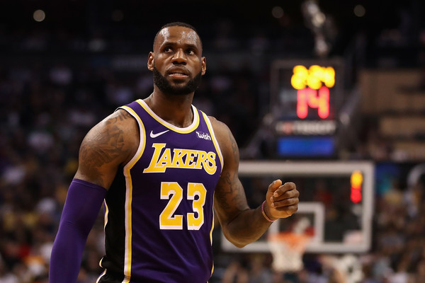 LeBron James Tak Akan Pakai Pesan Sosial di Jersey
