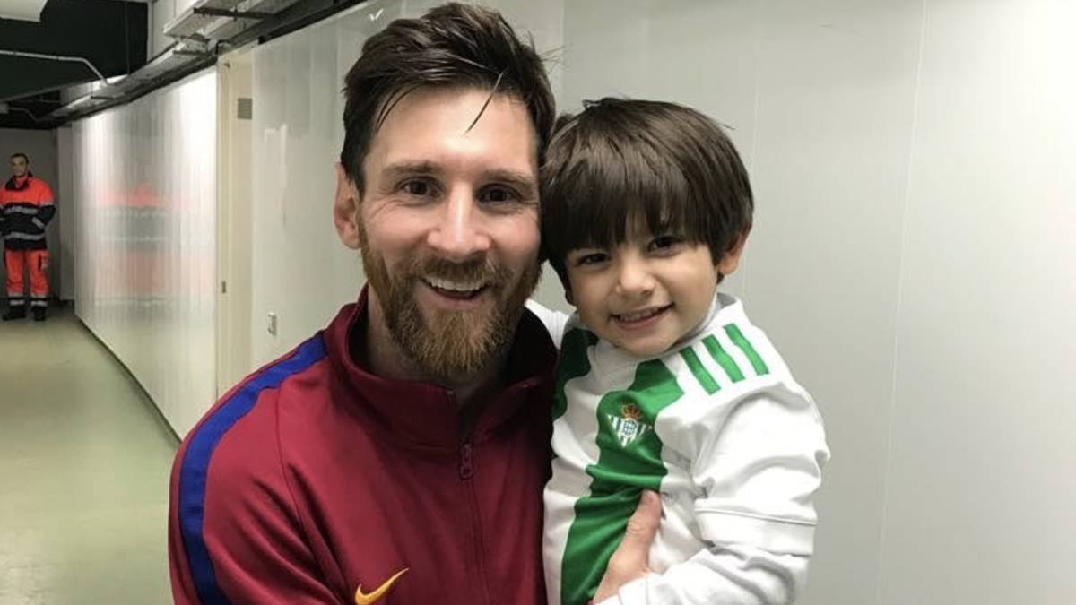 Andres Guardado Kenang Momen Sang Anak Foto dengan Lionel Messi