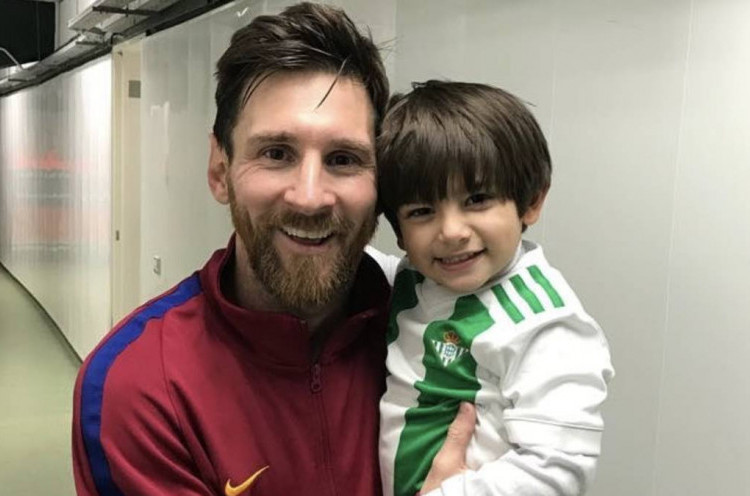 Andres Guardado Kenang Momen Sang Anak Foto dengan Lionel Messi