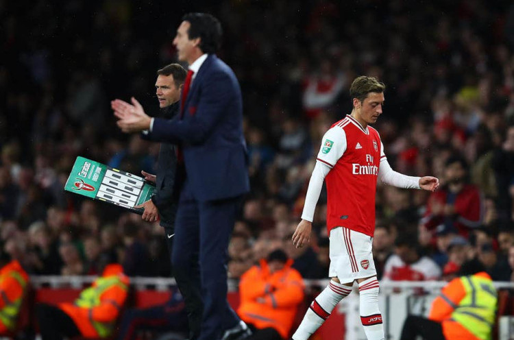 Emery Ungkap Keputusan Tidak Memainkan Ozil Didukung Semua Pihak di Arsenal