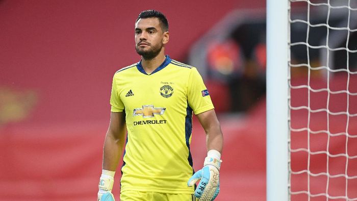 Istri Sergio Romero Ungkap Perlakuan Tak Adil Manchester United kepada Suaminya
