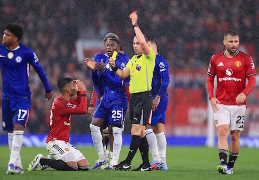 Kartu Merah Casemiro Pertanda Kepeduliannya kepada Manchester United