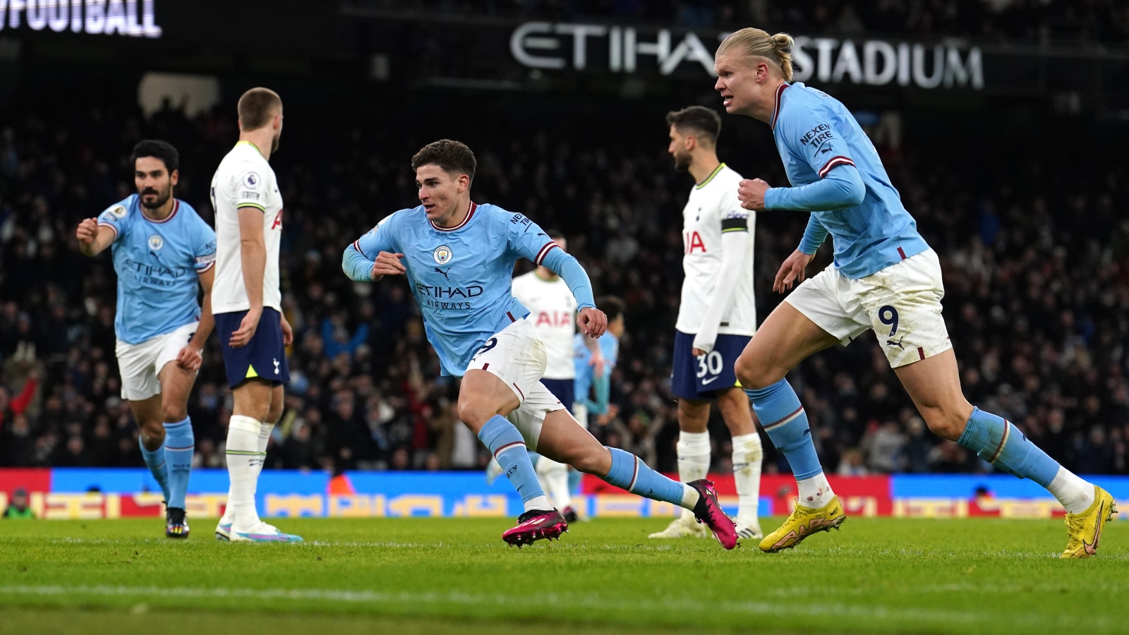 Menang Dramatis, Pep Guardiola Sindir Suporter Manchester City