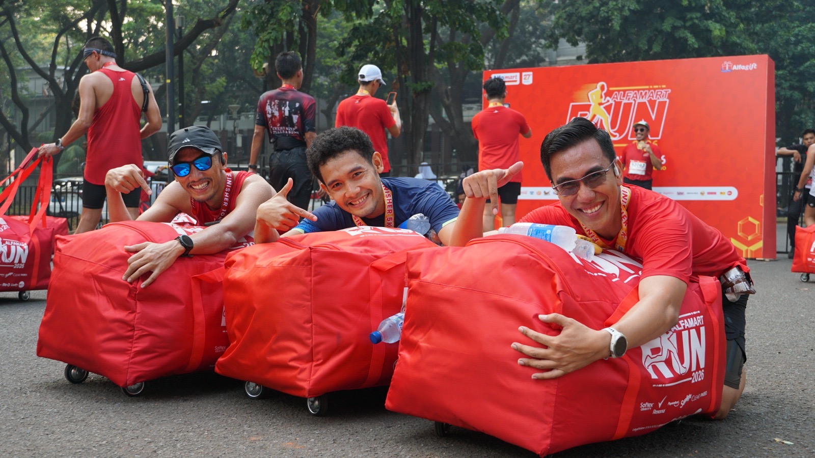 Alfamart Run 2026 Sukses Digelar, Salfok dengan Goodie Bag 50 Kg dan Hadiah 2 Mobil Listrik