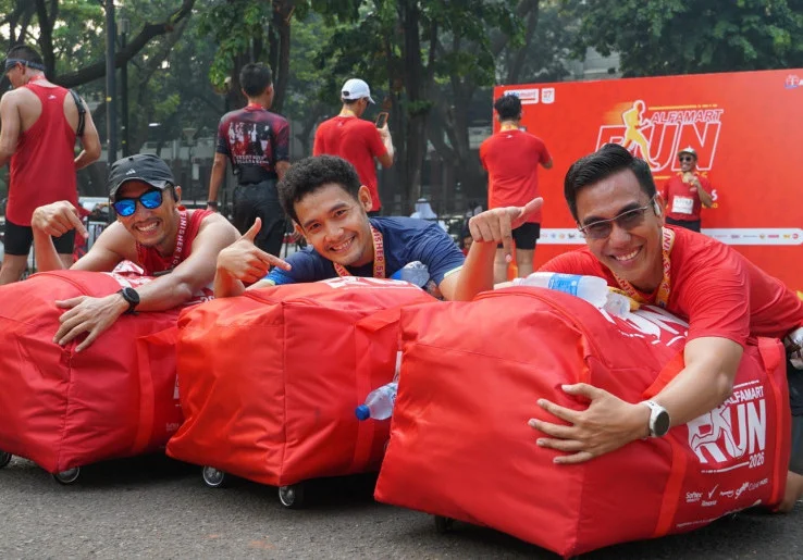 Alfamart Run 2026 Sukses Digelar, Salfok dengan Goodie Bag 50 Kg dan Hadiah 2 Mobil Listrik