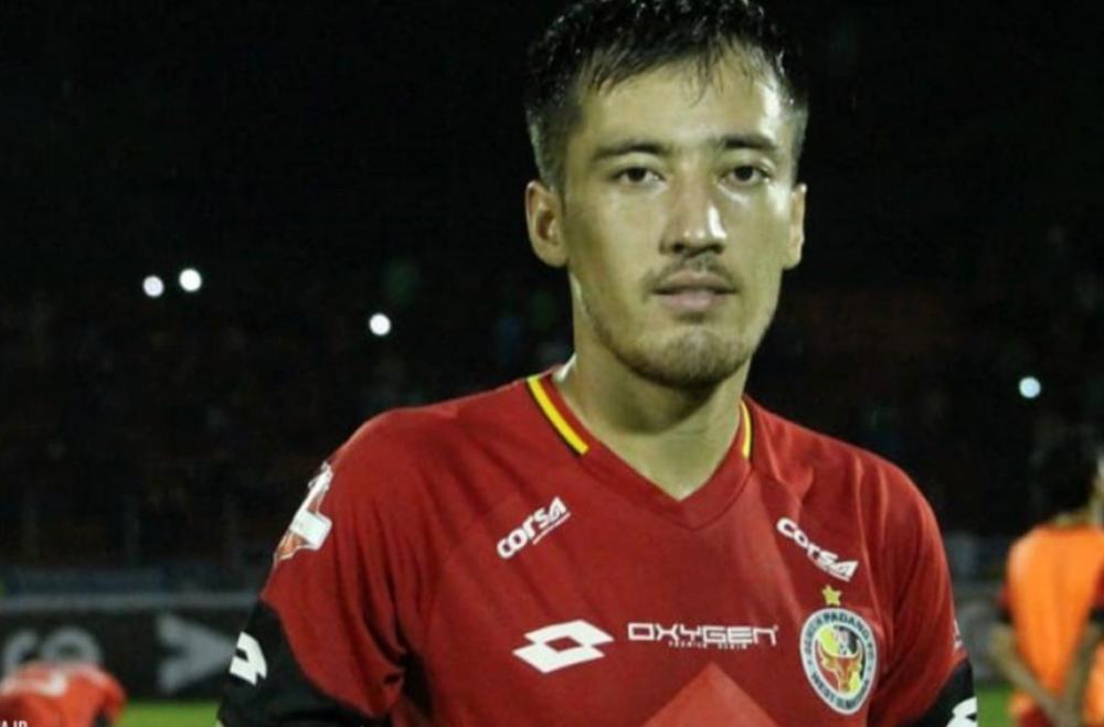 Tak Pulang, Bek Asing Semen Padang Shukurali Pulatov Lebaran Sendiri di Padang