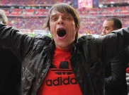 Penghormatan Manchester United kepada Bassis The Stone Roses, Gary Mounfield