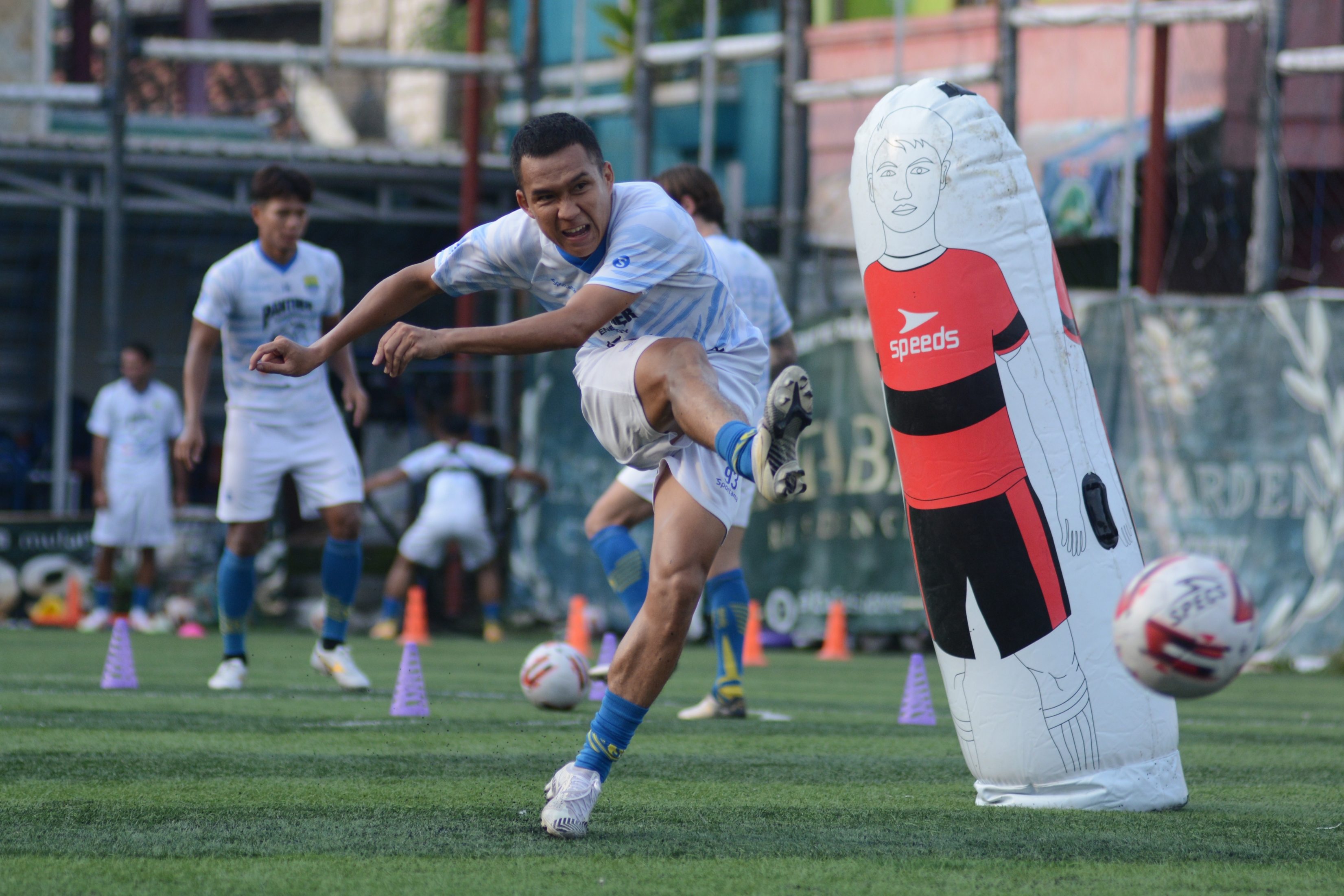 Erwin Ramdani Digoda untuk Hengkang Dari Persib