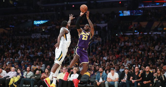  Hasil NBA: Juara Bertahan Kandas, Lakers Raih Kemenangan Perdana 