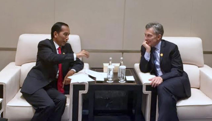 KTT G-20 : Jokowi Siap Datangkan Pelatih Sepak Bola Argentina