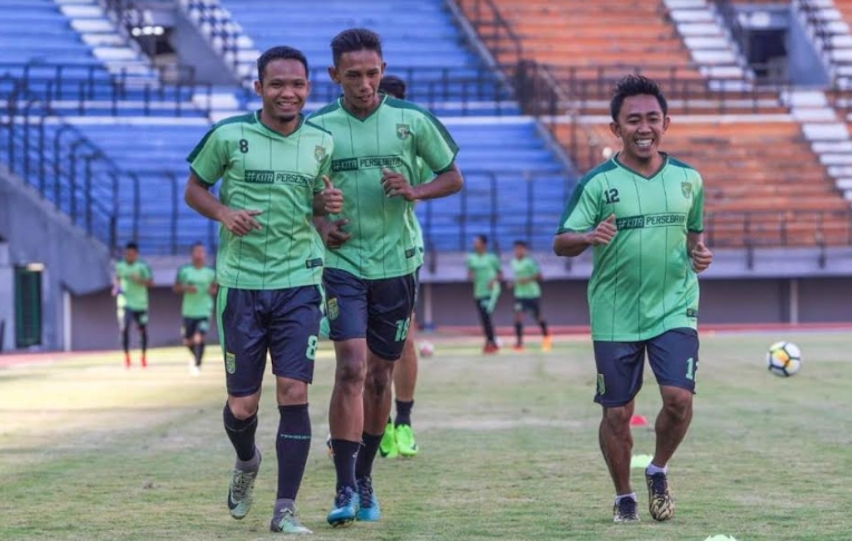 Pelatih Persebaya Beri Kesempatan Pemain bersama Keluarga di Awal Puasa