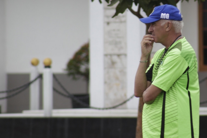 Tujuh Poin dari Tiga Laga Tandang Buat Pelatih Persib Bandung Bangga