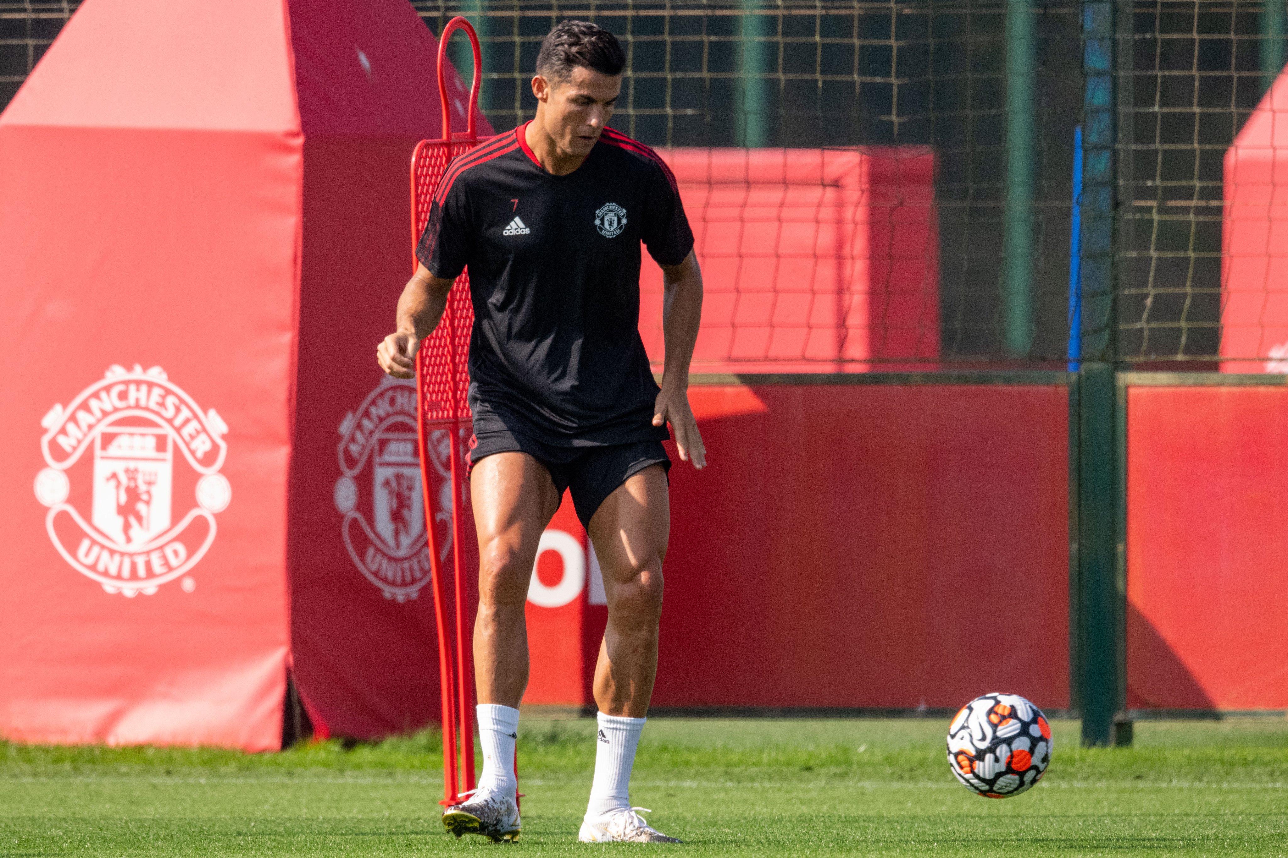 Terungkap, Cristiano Ronaldo Sebenarnya Tak Suka Jadi Penyerang Tengah