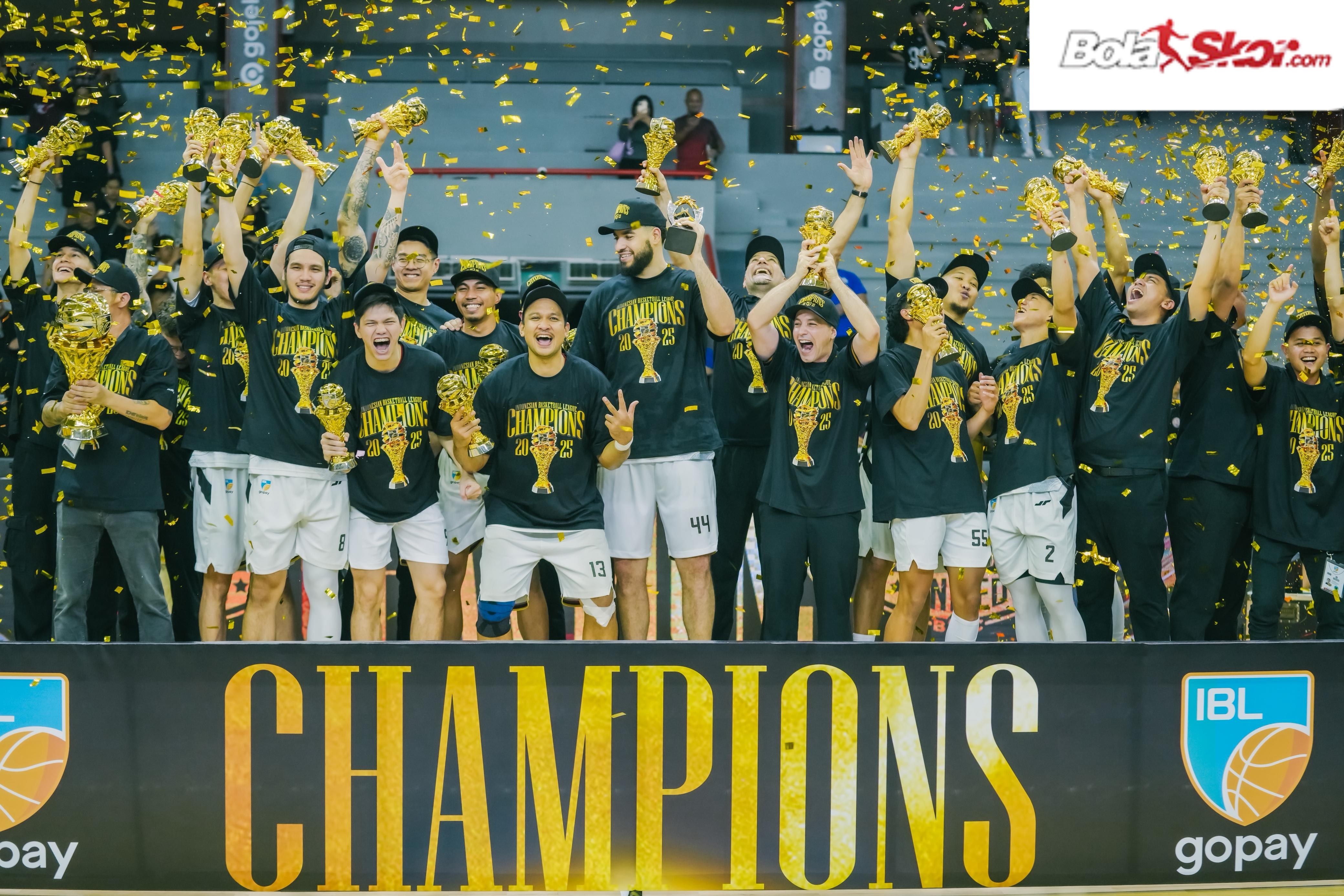 Menpora Dito Ariotedjo dan Ketua Perbasi Budisatrio Djiwandono Ucapkan Selamat untuk Dewa United Banten Juara IBL 2025!