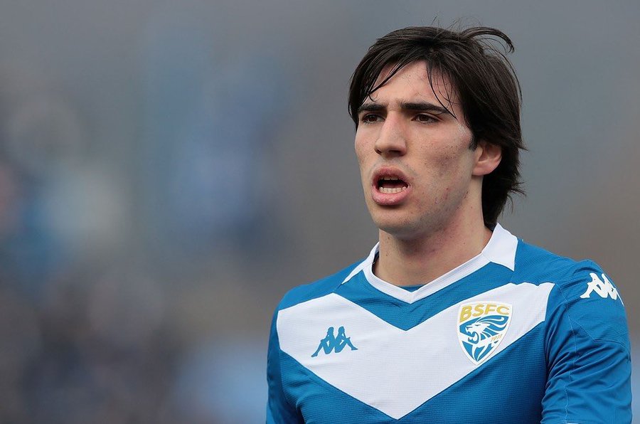 Berusaha Salip Inter Milan pada Perburuan Sandro Tonali, AC Milan Malah Gigit Jari