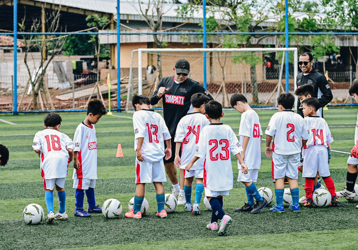 Cristian Gonzales Tutup Simpati Class of Stars, Lima Anak Dapat Golden Ticket Bertemu Patrice Evra