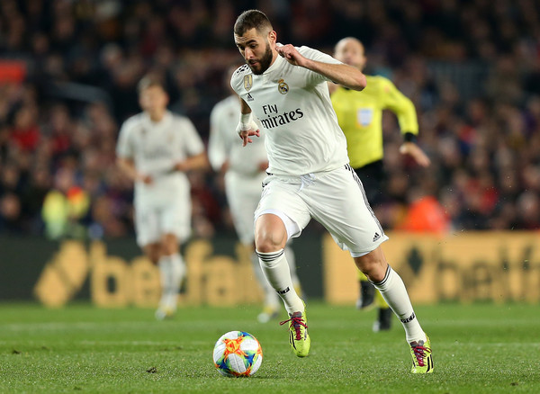 Secuplik Cerita Batalnya Barcelona Mendatangkan Benzema 11 Tahun Silam