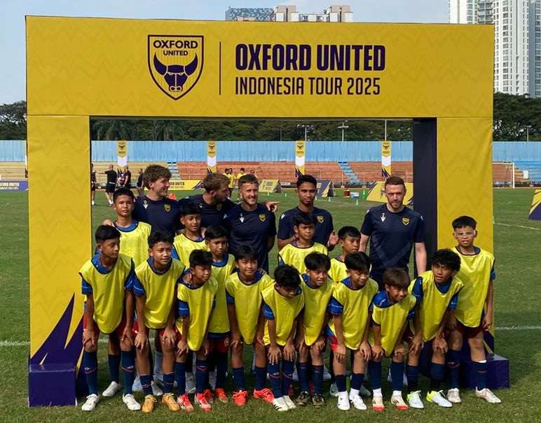 Oxford United Gelar Coaching Clinic, Ole Romeny dan Marselino Ferdinan Jadi Primadona Anak-anak