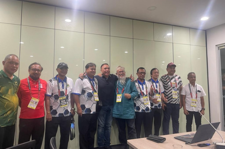 Brunei Vs Timnas Indonesia, Ketum PSSI Iwan Bule Tunjukkan Keakraban dengan Deputi Presiden FABD