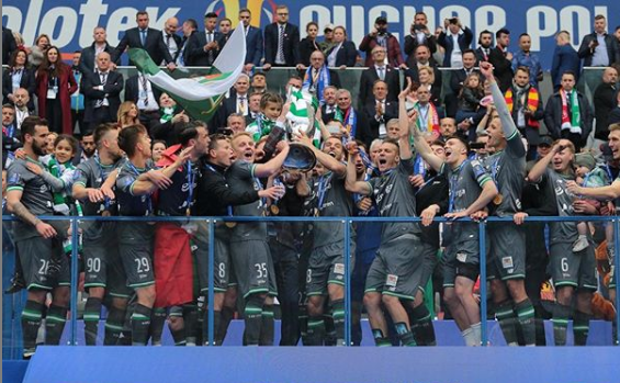 Egy Maulana Vikri Turut Rayakan Gelar Juara Piala Polandia yang Diraih Lechia Gdansk