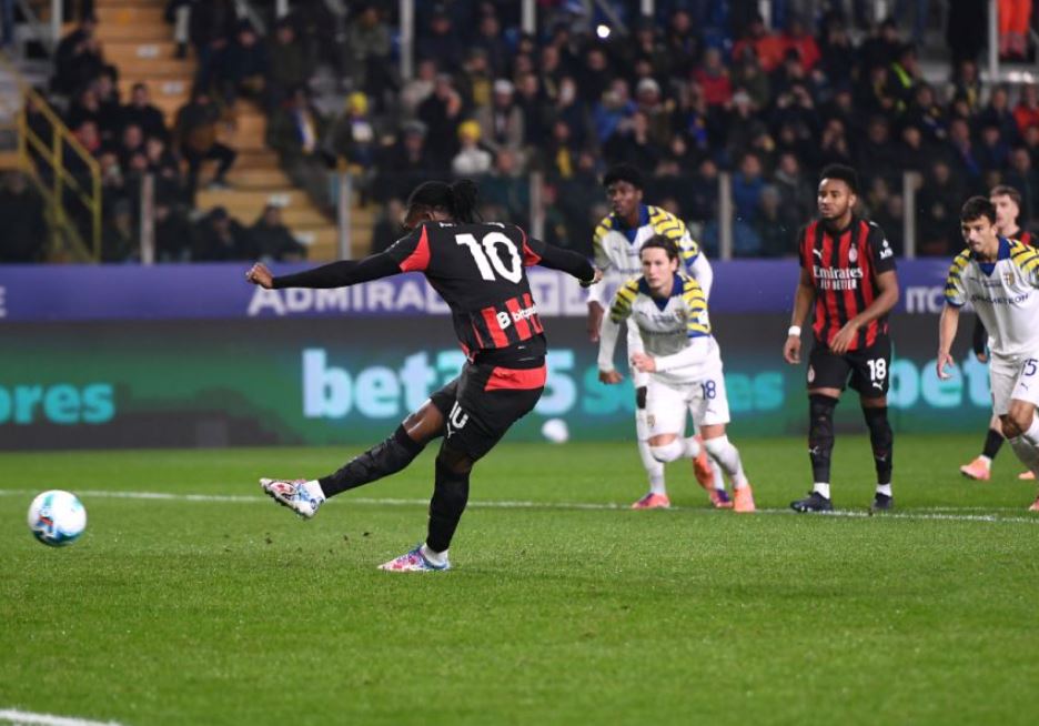 Hasil Serie A: AC Milan Naik ke Puncak Klasemen, Juventus Imbang di Derby della Mole