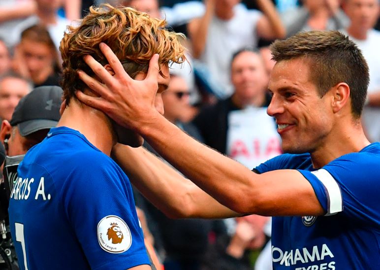 Barcelona Gembosi Chelsea, Incar Tiga Bek The Blues